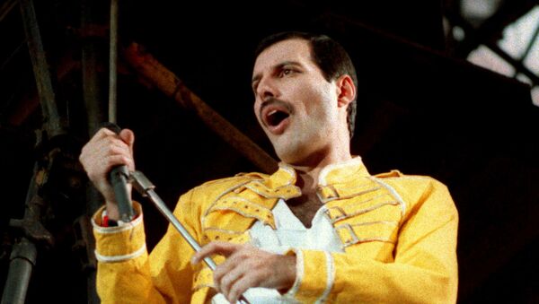 Фредди Меркьюри во время концерта группы Queen (20 июля 1986). Германия - Sputnik Армения