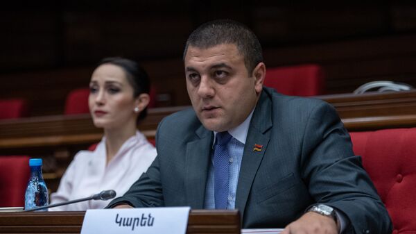 Депутат от фракции Мой Шаг Карен Саруханян на заседании Парламента (18 января 2019). Еревaн - Sputnik Армения