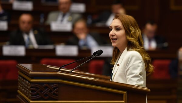 Выступление руководителя фракции Мой Шаг Лилит Макунц на заседании парламента Армении (15 января 2019). Еревaн - Sputnik Армения