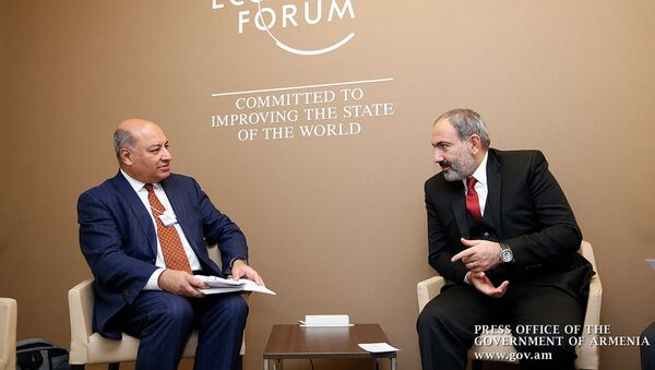 Премьер-министр Армении Никол Пашинян встретился с президентом Европейского банка реконструкции и развития (22 января 2019). Давос - Sputnik Արմենիա