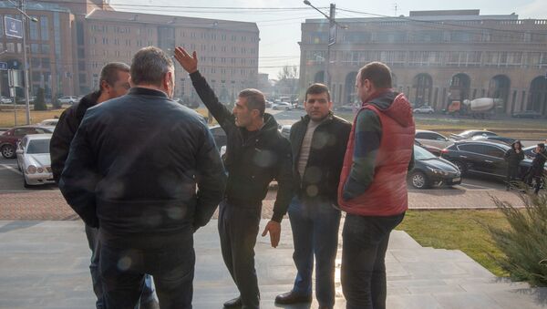 Акция протеста группы таксистов у здания городской администрации (23 января 2019). Еревaн - Sputnik Արմենիա
