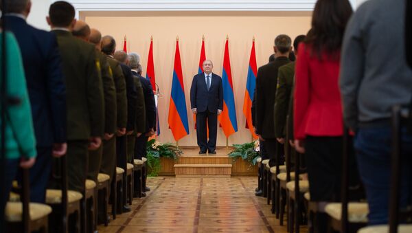 Президент Армен Саркисян во время церемонии награждения военнослужащих (28 января 2019). Еревaн - Sputnik Արմենիա