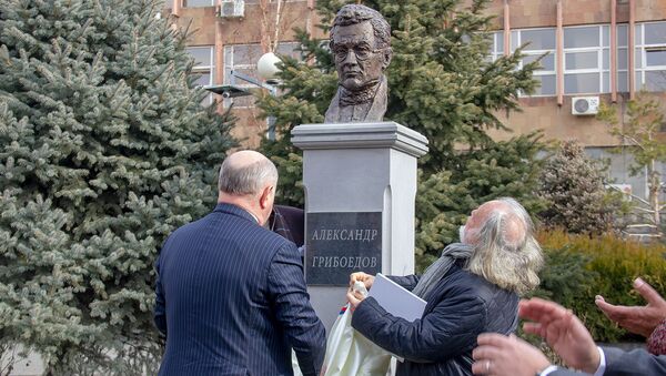 Торжественная церемония открытия бюста Александра Грибоедова в РАУ (30 января 2019). Еревaн - Sputnik Армения