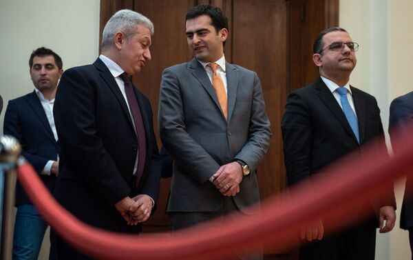 Члены правительства перед принятием присяги в резиденции президента Армении (30 января 2019). Еревaн - Sputnik Армения