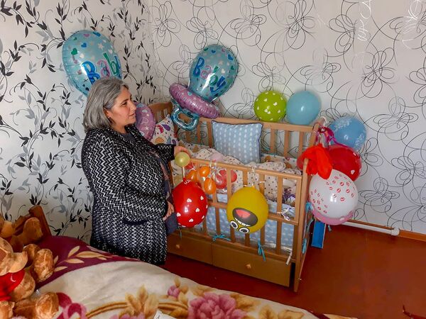 «Կարէնը երբեք չեմ մոռնար». որդիին մահէն ետք մայրը երկուորեակ տղաներ լոյս աշխարհ բերաւ «Կարէնը երբեք չեմ մոռնար». որդիին մահէն ետք մայրը երկուորեակ տղաներ լոյս աշխարհ բերաւ - Sputnik Արմենիա