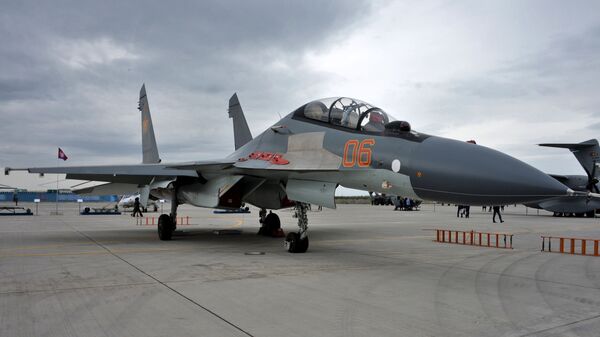 Многоцелевой фронтовой истребитель СУ-30СМ на V Международной выставке KADEX-2018 (24 мая 2018). Астана - Sputnik Արմենիա