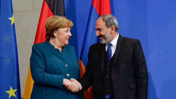 Премьер-министр Армении Никол Пашинян и канцлер Германии Ангела Меркель после совместной пресс-конференции в канцелярии (1 февраля 2019). Берлин - Sputnik Արմենիա
