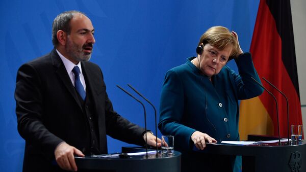 Премьер-министр Армении Никол Пашинян и канцлер Германии Ангела Меркель на совместной пресс-конференции в канцелярии (1 февраля 2019). Берлин - Sputnik Армения