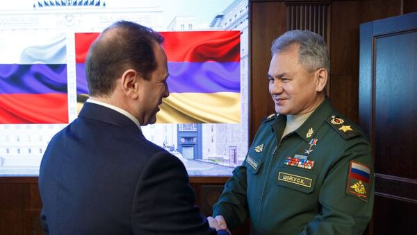 Министры обороны Армении и России Давид Тоноян и Сергей Шойгу - Sputnik Армения