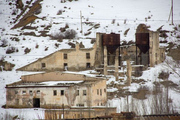 Ամայացող քաղաքը. բայց, եթե հաց էլ չլինի, մեղր կհյուրասիրեն՝ ամոթով չեն մնա. լուսանկարներ Ամայացող քաղաքը. բայց, եթե հաց էլ չլինի, մեղր կհյուրասիրեն՝ ամոթով չեն մնա. լուսանկարներ - Sputnik Արմենիա