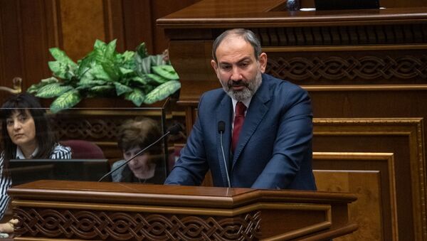 Премьер-министр Никол Пашинян на внеочередном заседании парламента Армении (12 февраля 2019). Еревaн - Sputnik Արմենիա