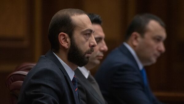 Спикер и вице-спикеры Национального Собрания на внеочередном заседании парламента Армении (12 февраля 2019). Еревaн - Sputnik Армения