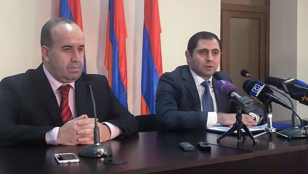Министр территориального управления и развития Сурен Папикян представил нового губернатора Ширака Тиграна Петросяна (13 февраля 2019). Гюмри - Sputnik Արմենիա