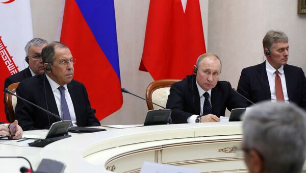 Делегация России, во главе президента Владимира Путина во время трёхсторонней встречи глав государств – гарантов астанинского процесса содействия сирийскому урегулированию (14 февраля 2019). Сочи - Sputnik Армения