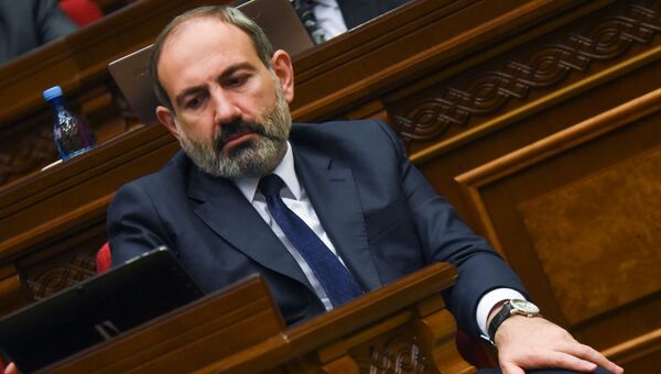 Премьер-министр Никол Пашинян на внеочередном заседании парламента Армении (14 февраля 2019). Еревaн - Sputnik Արմենիա