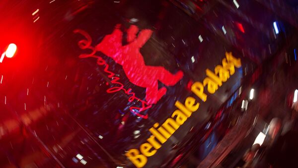 Вход в Театр на Потсдамской площади, место проведения 69-го Берлинского кинофестиваля Берлинале - 2019. - Sputnik Армения