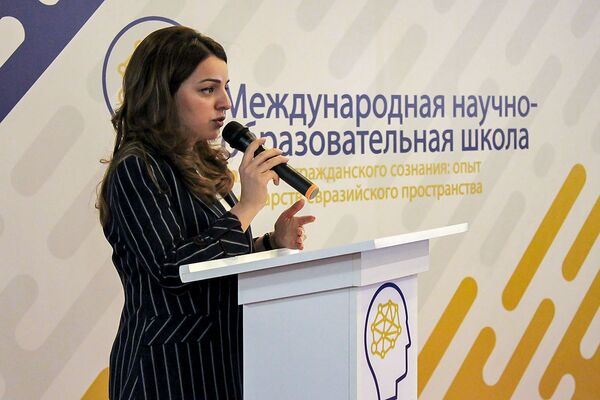 Молодежь из разных стран в Дилижане: как загрузили ребят посол России и опытные эксперты Молодежь из разных стран в Дилижане: как загрузили ребят посол России и опытные эксперты - Sputnik Армения