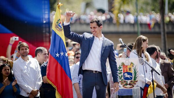 Спикер парламента Венесуэлы и лидер оппозиции Хуан Гуайдо на митинге в Каракасе (3 февраля 2019). Венесуэла - Sputnik Армения
