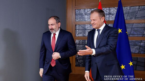 Премьер-министр Армении Никол Пашинян встретился с председателем Европейского совета Дональдом Туском (5 марта 2018). Брюссель - Sputnik Армения