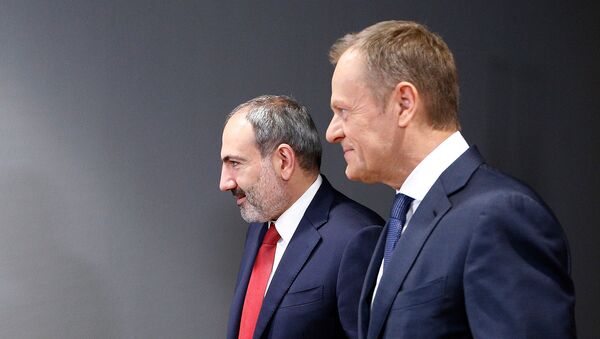 Премьер-министр Армении Никол Пашинян встретился с председателем Европейского совета Дональдом Туском (5 марта 2018). Брюссель - Sputnik Արմենիա