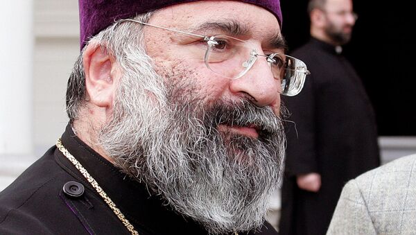 Армянский патриарх Месроб Мутафян перед Церковью Анна Мария (20 января 2007). Стамбул - Sputnik Армения