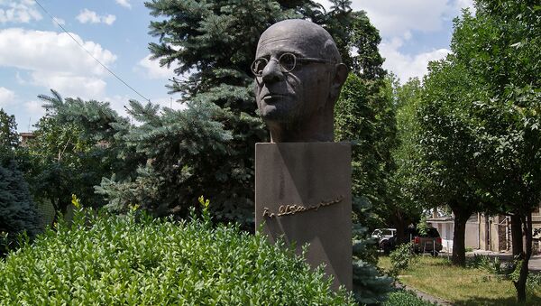 Бюст Грачьи Ачаряна - Sputnik Արմենիա