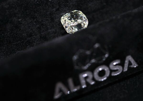 Бриллиант компании Алроса на показе бриллиантов - Sputnik Армения