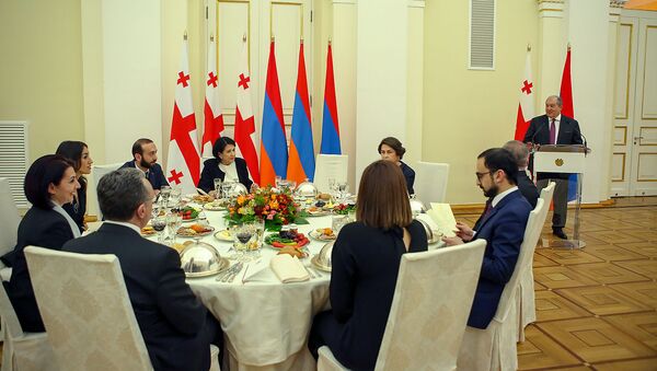 Официальный ужин в честь президента Грузии Саломе Зурабишвили (13 марта 2019). Еревaн - Sputnik Армения