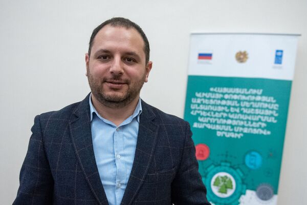 Лесные пожары и крутое оборудование: Россия помогает Армении в борьбе со стихией Лесные пожары и крутое оборудование: Россия помогает Армении в борьбе со стихией - Sputnik Армения