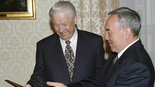 Президенты России и Казахстана Борис Ельцин и Нурсултан Назарбаев во время встречи в Кремле (24 апреля 1997). Москвa - Sputnik Армения