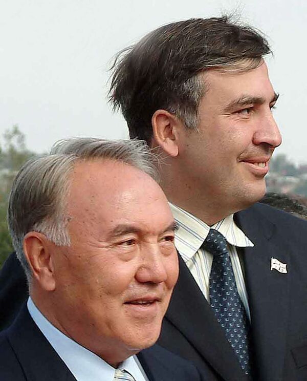 Президенты Казахстана и Грузии Нурсултан Назарбаев и Михаил Саакашвили во время визита Назарбаева в Грузию (2 октября 2005). Тбилиси - Sputnik Армения