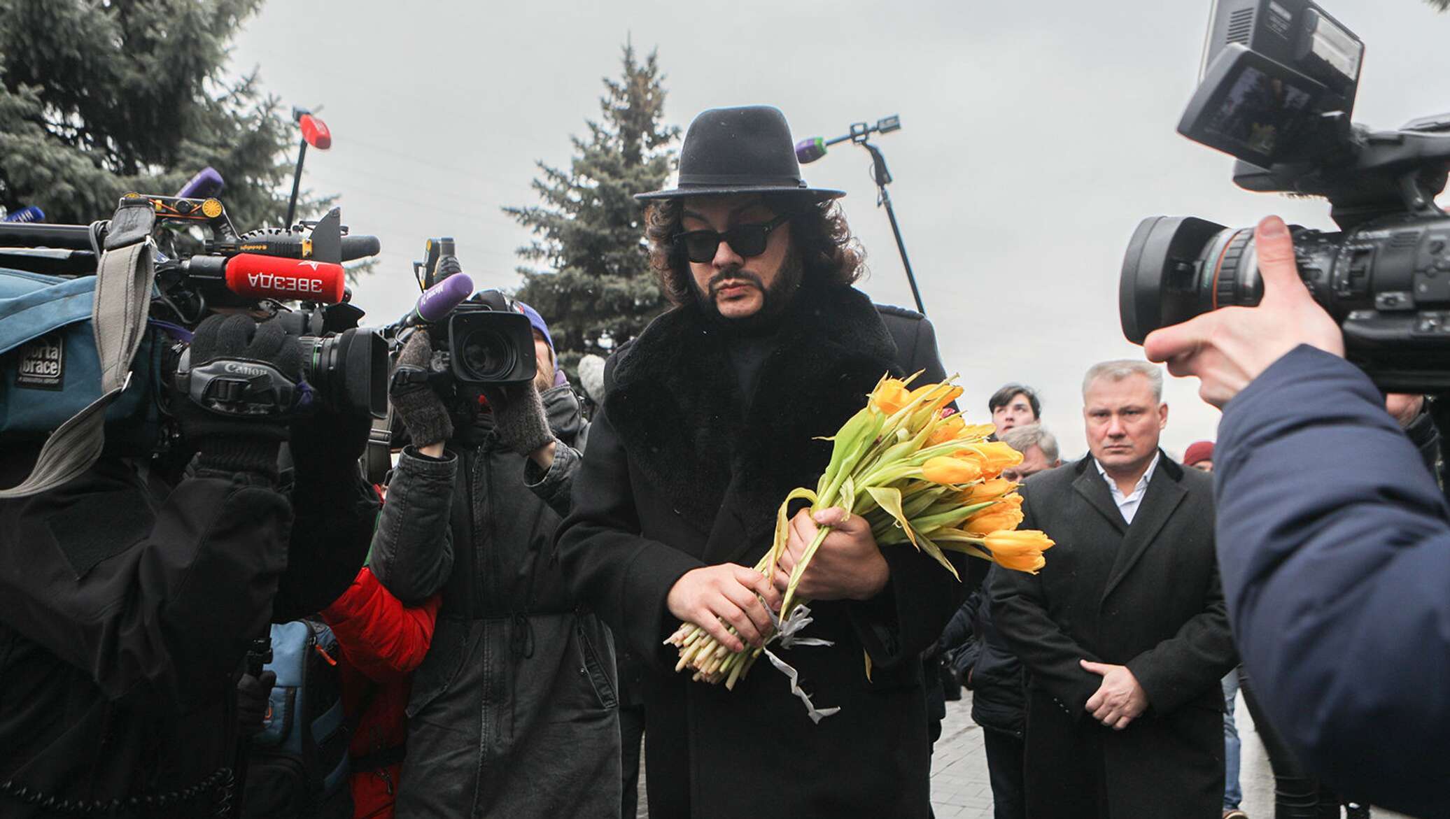 Смерти сегодня в мире. Киркоров на похоронах. Похороны Филиппа Киркорова.