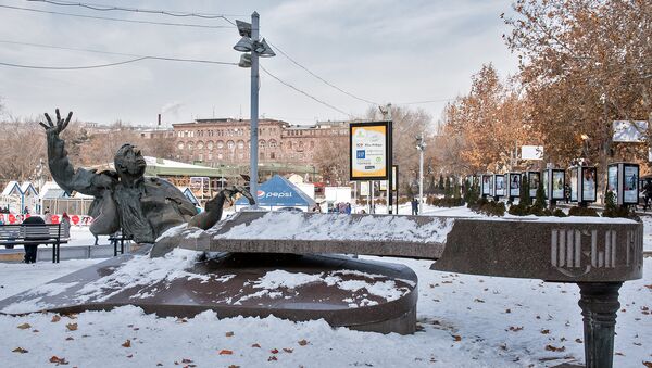 Памятник Арно Бабаджаняну - Sputnik Արմենիա