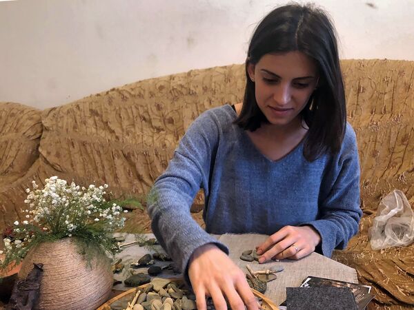 Քարե զարդեր՝ ինքնատիպ կանանց համար. բիզնես-հոբբի, որ ծնվեց որդու շնորհիվ Քարե զարդեր՝ ինքնատիպ կանանց համար. բիզնես-հոբբի, որ ծնվեց որդու շնորհիվ - Sputnik Արմենիա