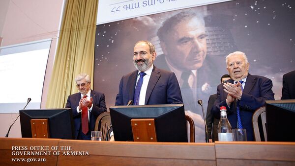 Премьер-министр Никол Пашинян посетил заседание Национальной академии наук Армении (26 марта 2019). Еревaн - Sputnik Արմենիա