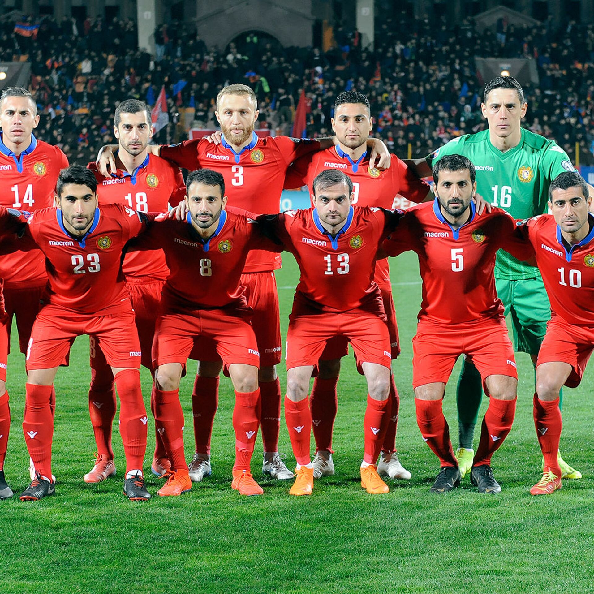 Futbol armenia. Сборная Армении по футболу игроки сборной Армении по футболу. Игроки сборной Армении 2022. Сборная Армении по футболу форма.