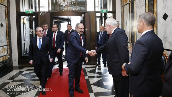 Премьер-министр Армении Никол Пашинян встретился с сопредседателями МГ ОБСЕ перед встречей с президентом Азербайджана (29 марта 2019). Вена - Sputnik Армения