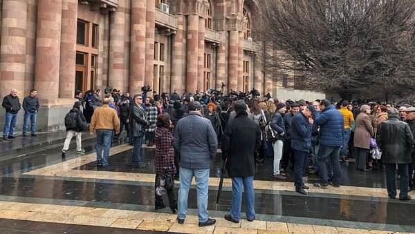 Акция протеста перед Домом правительства (1 апреля 2019). Еревaн - Sputnik Արմենիա
