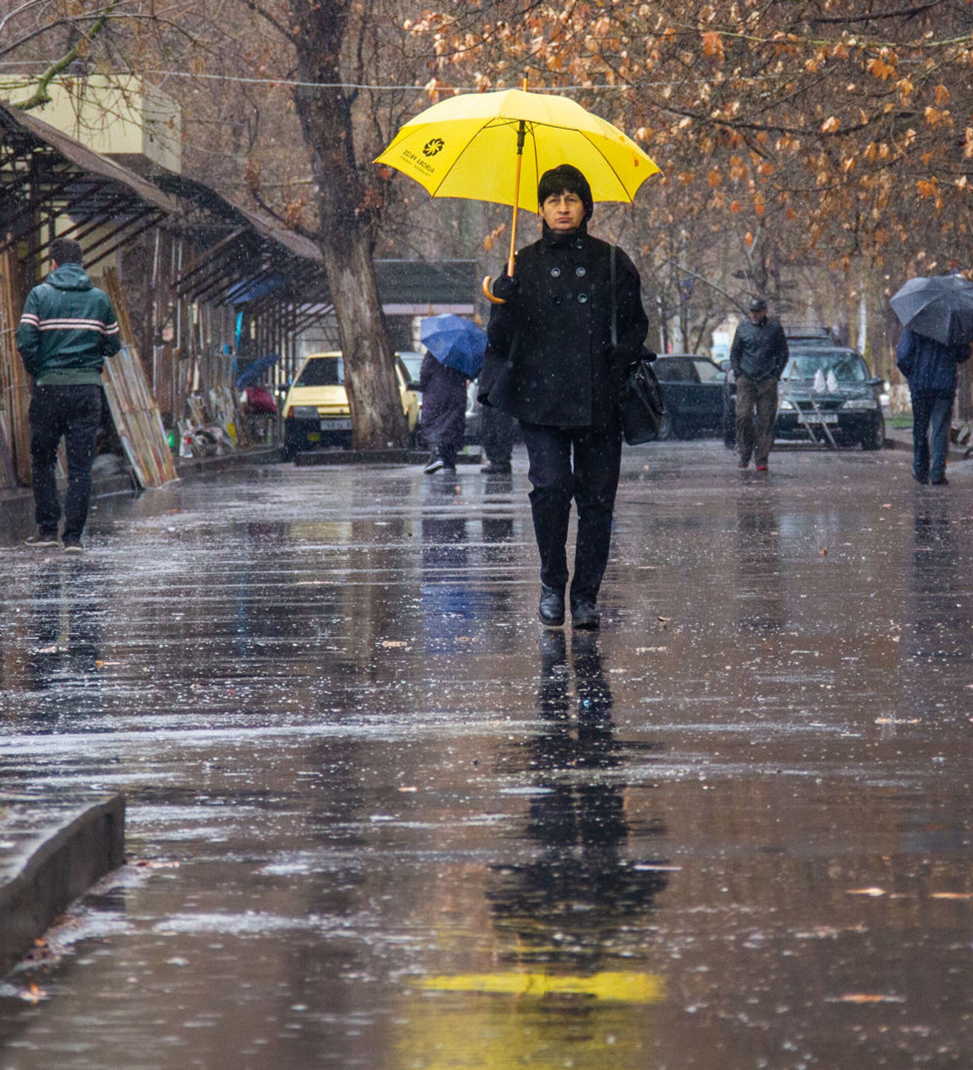 Песня запах еревана. Дождь в Армении. Ереван дождь. Ейск дождь. Дождливый Ереван.