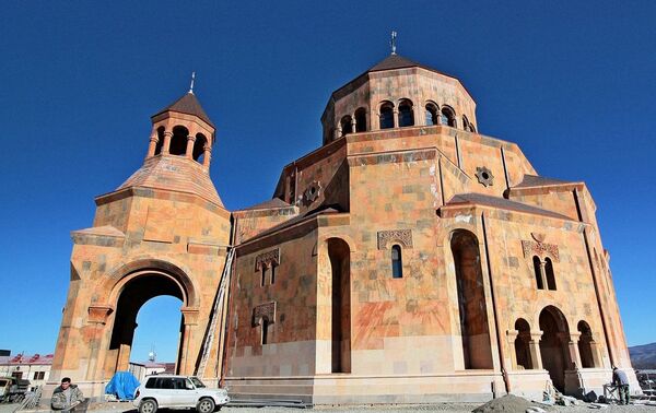 Ստեփանակերտի Աստվածամոր Սուրբ Հովանի մայր տաճարի շինարարությունը - Sputnik Արմենիա