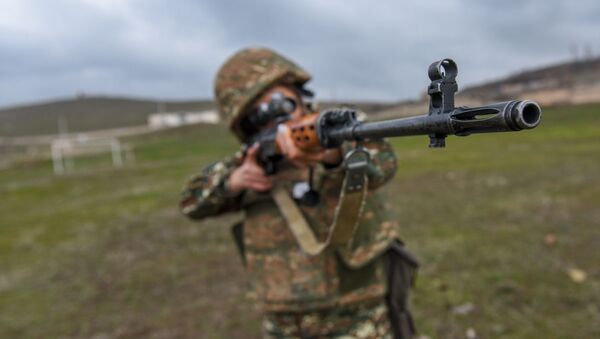 Эксклюзивное фото девушки-снайпера ВС Армении - Sputnik Արմենիա