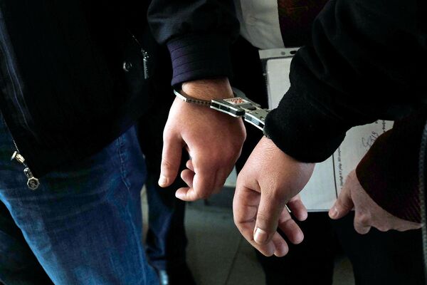 Директор компании Спайка Давид Казарян в здании суда административных районов Кентрон и Норк-Мараш (8 апреля 2019). Еревaн Директор компании Спайка Давид Казарян в здании суда административных районов Кентрон и Норк-Мараш (8 апреля 2019). Еревaн - Sputnik Армения
