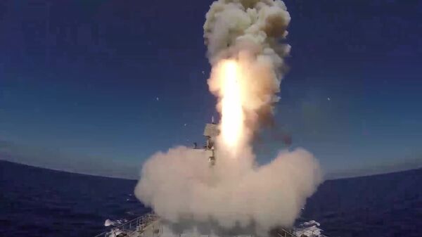 Корабли ВМФ РФ запустили крылатые ракеты Калибр по объектам ИГ в районе Пальмиры - Sputnik Армения