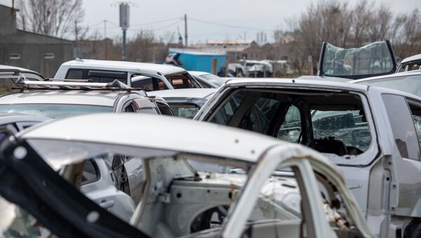 Автомобильная свалка в административном районе Малатия-Себастия Еревана - Sputnik Արմենիա