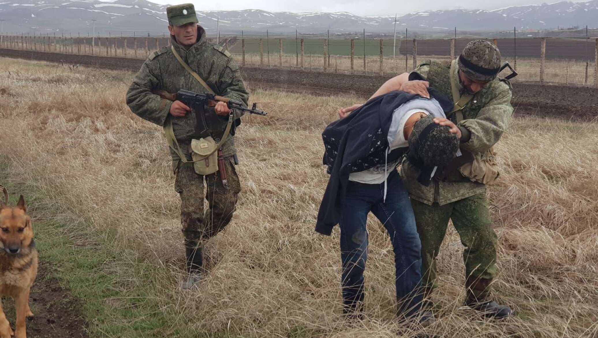 Нарушитель государственной границы. Русские пограничники. Пограничник на границе.