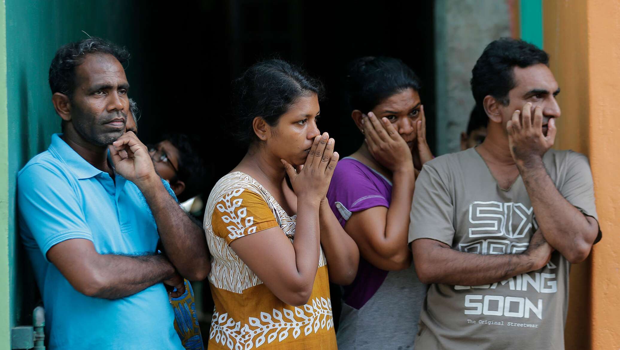 Шри ланкийцы. Ланкийцы фото. Ланкийцы мужчины. Религиозный конфликт Шри Ланка.
