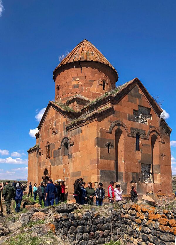 Российские пограничники помогли благоустроить двор церкви на армяно-турецкой границе Российские пограничники помогли благоустроить двор церкви на армяно-турецкой границе - Sputnik Армения