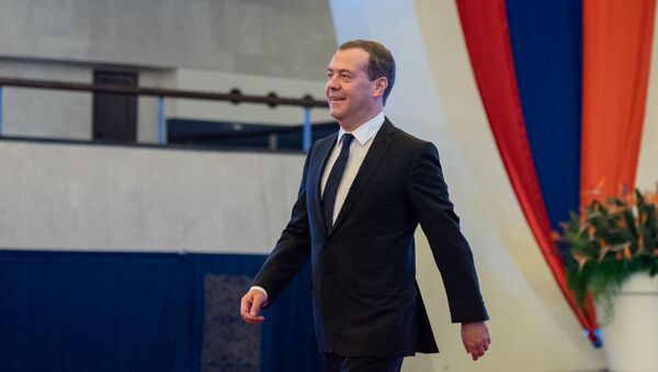 Премьер-министр России Дмитрий Медведев прибыл на заседание Евразийского межправительственного совета (30 апреля 2019). Еревaн - Sputnik Արմենիա