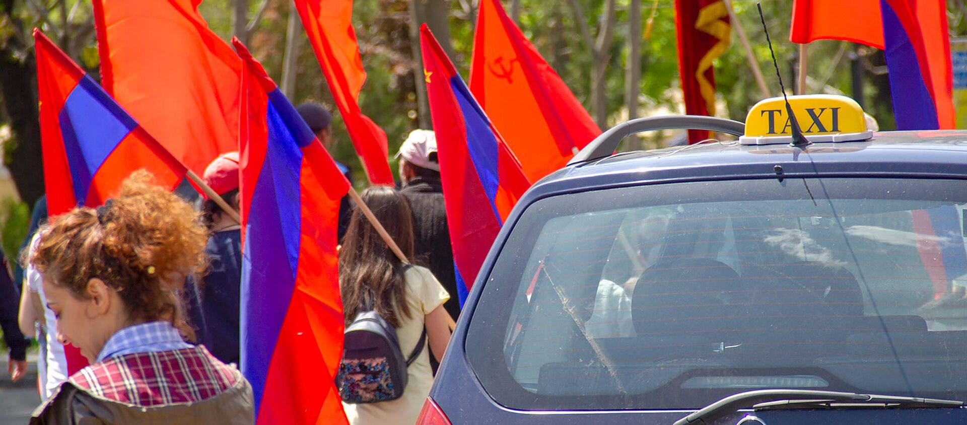 Первомайское шествие в центре столицы (1 мая 2019). Еревaн - Sputnik Армения, 1920, 30.07.2021
