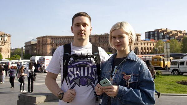 Туристы из России Александр Епременко и Ксения Карабрина - Sputnik Армения